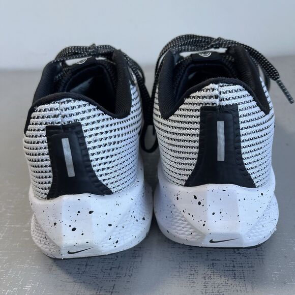 Nike Womens Size 7.5 Air Zoom Pegasus 40 Black White Running Shoes Sneakers - Picture 8 of 15
